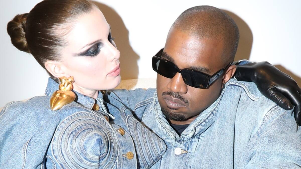 Kanye West y Julia Fox se besaron apasionadamente durante su viaje en Francia