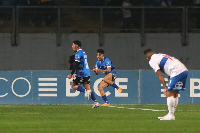 Universidad Católica y Huachipato animaron un partidazo en El Teniente de Rancagua, por la fecha 13 del Campeonato Nacional 2023. Foto: Agencia Aton.