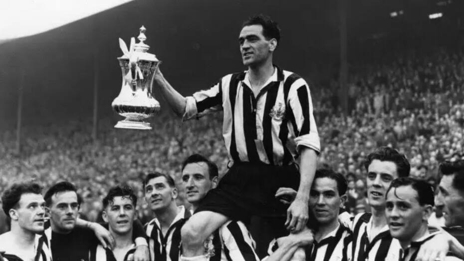 Jorge Robledo y compañeros del Newcastle. (Archivo)