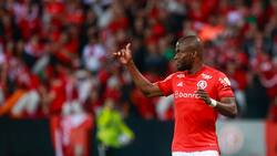 Representante de Enner Valencia aclara los rumores que lo vinculan a Colo Colo: “Lo de Chile ...”