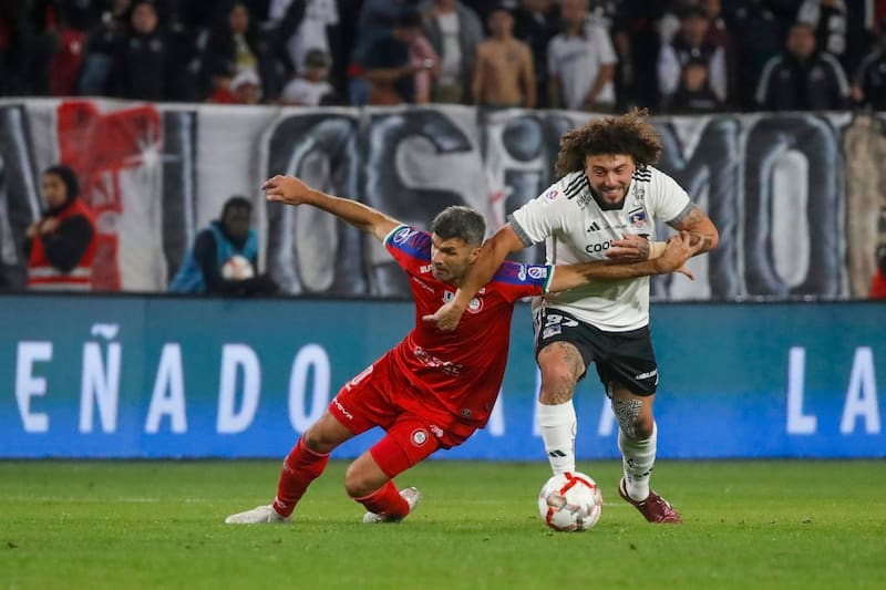 Colo Colo deberá jugar ante La Calera por el Campeonato Nacional.