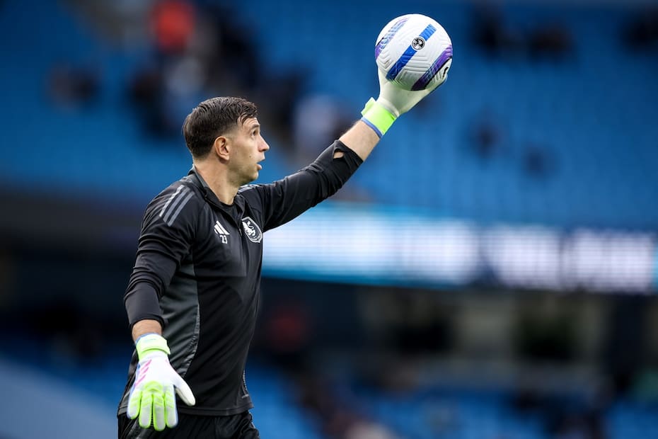 El arquero argentino de Aston Villa suena en el Barcelona. EFE