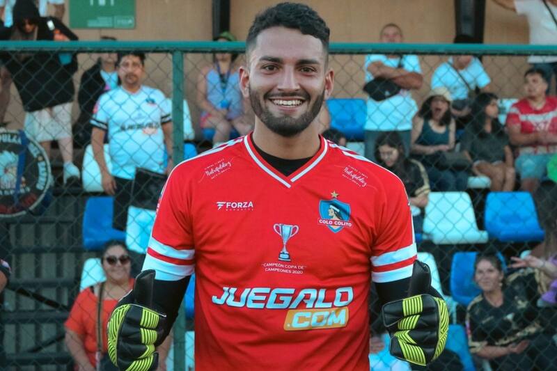 Manuel Torres es nuevo arquero de Fernández Vial (FOTO: Colocolitooficial, Instagram)