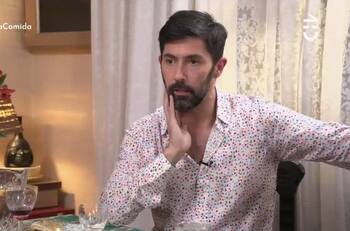 "La vida se encargó de hacerla bastante infeliz": Romeo Singer relató discriminación que vivió por parte de una actriz en Canal 13 por ser homosexual