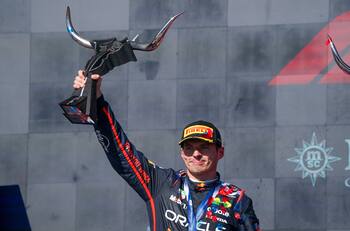 Max Verstappen se queda con el GP de Estados Unidos y se mete en la lucha por el título