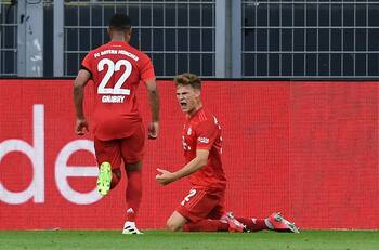 Con golazo de Kimmich el Bayern venció al Dortmund y se acercó al título