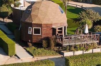 Estos domos a poco más de dos horas de Santiago son ideales para liberarse del estrés y descansar