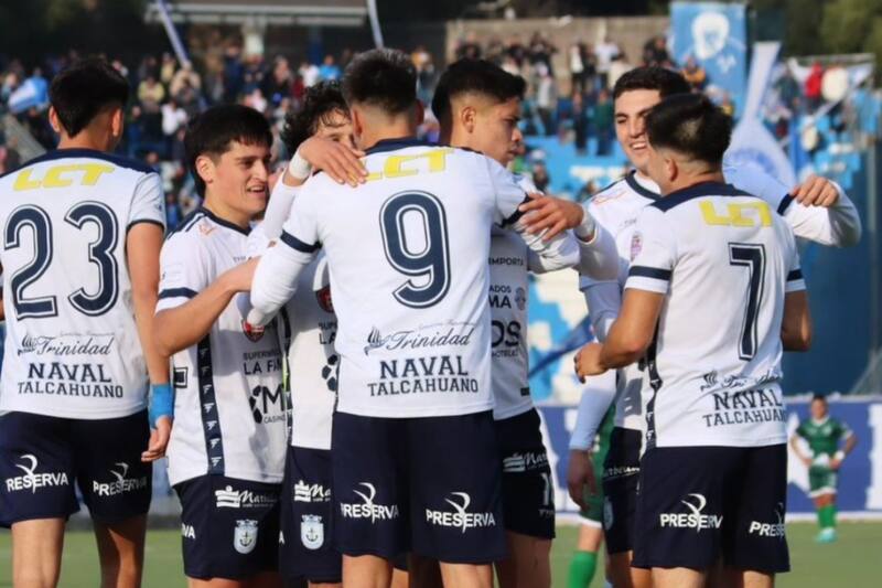 Naval le otorgó un perdonazo a dos jugadores que se agarraron a combos. Foto: Instagram de Naval.