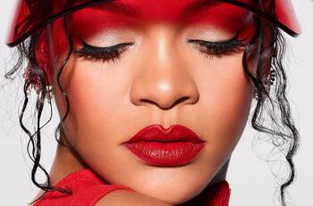 Rihanna deslumbra con su look en nueva foto mostrando su pancita de embarazada