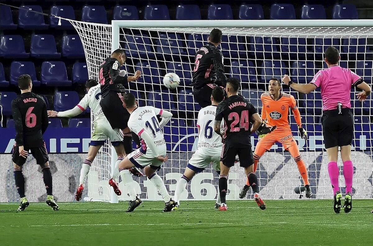 Real Madrid se acercó al liderato de La Liga tras derrotar al Real Valladolid de Fabián Orellana
