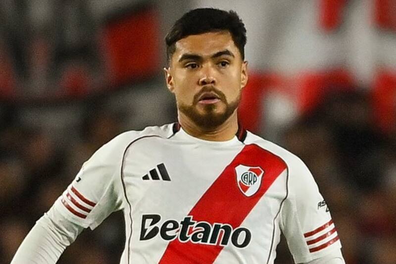 En River Plate decidieron poner al chileno en el listado de jugadores transferibles. Foto: Paulo Díaz en Instagram.