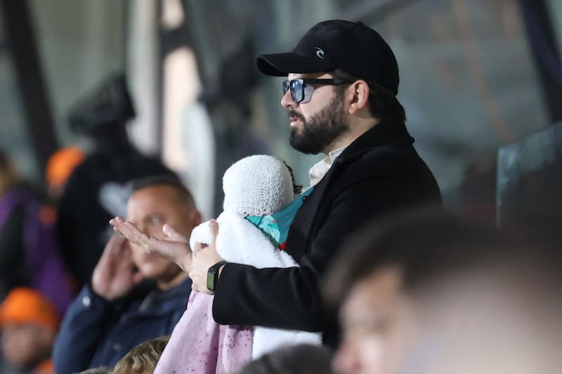 estuvo presente en el encuentro entre Egipto y Chile en el Estadio Nacional, generando una serie de repercusiones. Foto: Aton.