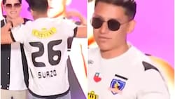 VIDEO | Cantante internacional le rinde homenaje a Chupete Suazo y aparece con la camiseta de Colo Colo en Viña 2026