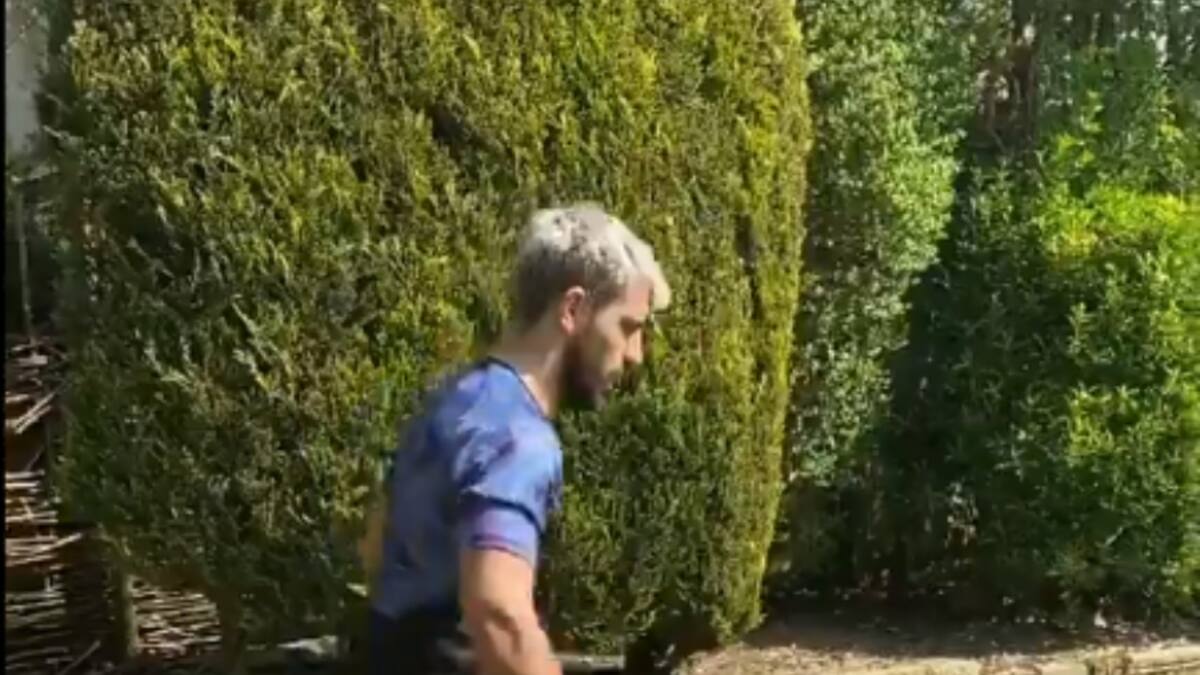 Sergio Aguero se luce con gran coordinación con el balón en el entrenamiento en casa