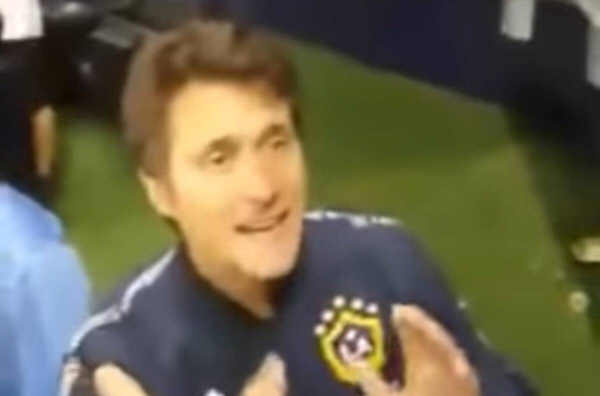 Todavía le duele: Schelotto discutió con un hincha de River que le recordó la Libertadores perdida