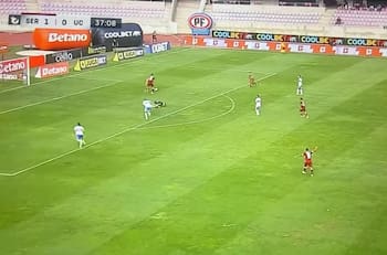 VIDEO | Felipe Gutiérrez celebró con todo: el grosero error defensivo de la UC que terminó en gol de La Serena