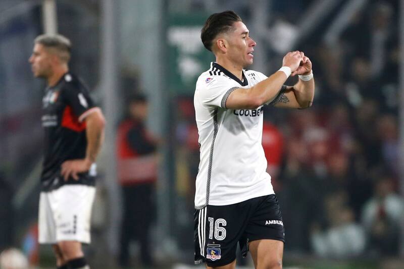 Óscar Opazo celebrando con Colo Colo. Foto: Agencia Aton.
