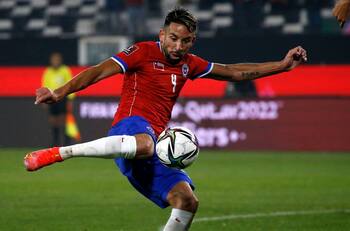 Es oficial: Mauricio Isla se reintegró a los entrenamientos de La Roja tras dar negativo al Covid