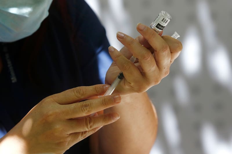 Conoce a quiénes les corresponde vacunarse este domingo. Créditos: ATON.