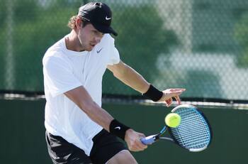 Nicolás Jarry volvió al triunfo en el Challenger de Salinas y sigue escalando en el ránking ATP