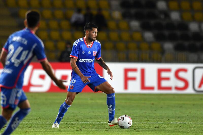 Emmanuel Ojeda con la U en la temporada 2023.