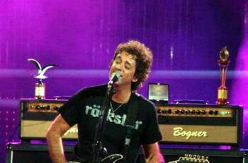 Recordando a Gustavo Cerati a 7 años de su muerte: La cercanía que tuvo con Chile durante su carrera musical