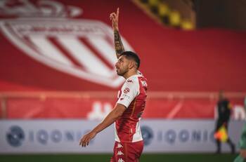 DT del Mónaco se deshizo en elogios a Guillermo Maripán: "Hoy dirige la defensa"