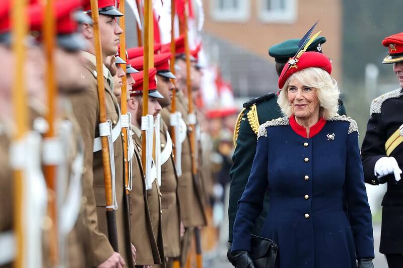 El especial broche de la colección de la reina Isabel con el que sorprendió la monarca