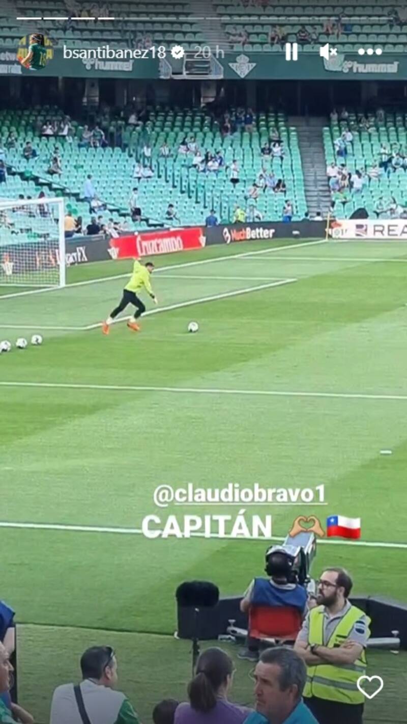 Bárbara Santibáñez apoyó al Betis de Claudio Bravo y Manuel Pellegrini en el Benito Villamarín.