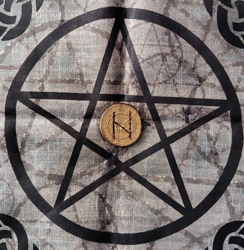 Así se ve la runa Hallagaz.