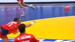 VIDEO | Quedaron locos: Esteban Salinas se lució con este golazo en el Mundial de Balonmano