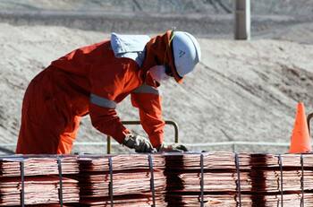 A 40 días de vencer el plazo: Gigantesco proyecto minero en Chile de US$1.200 millones aún no cuenta con permisos