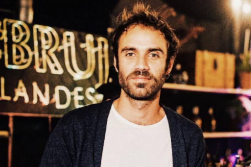 Es un destacado actor.