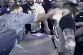 La contundente cachetada de Vasily Kamotsky a instagramer zombi