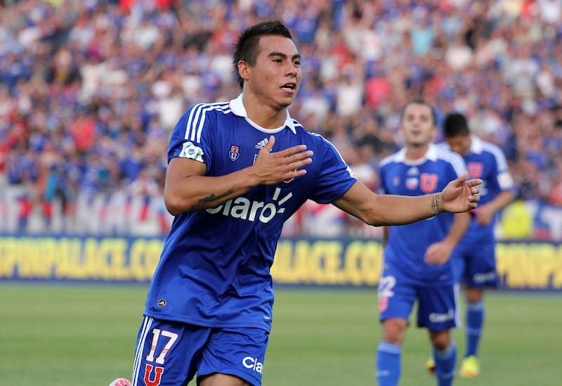 El jugador de Universidad de Chile, Eduardo Vargas, celebra el 2-0.