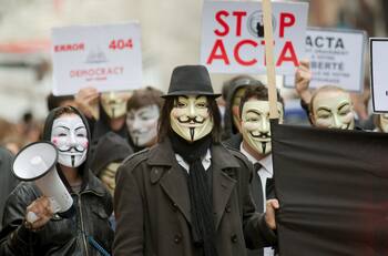Anonymous se adjudica el ataque que mantuvo a WhatsApp, Facebook e Instagram caídos
