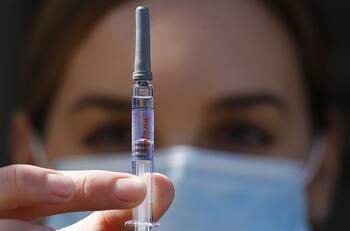 Plan Invierno de Vacunación: Gobierno planea adelantarlo ante alza en casos de Influenza