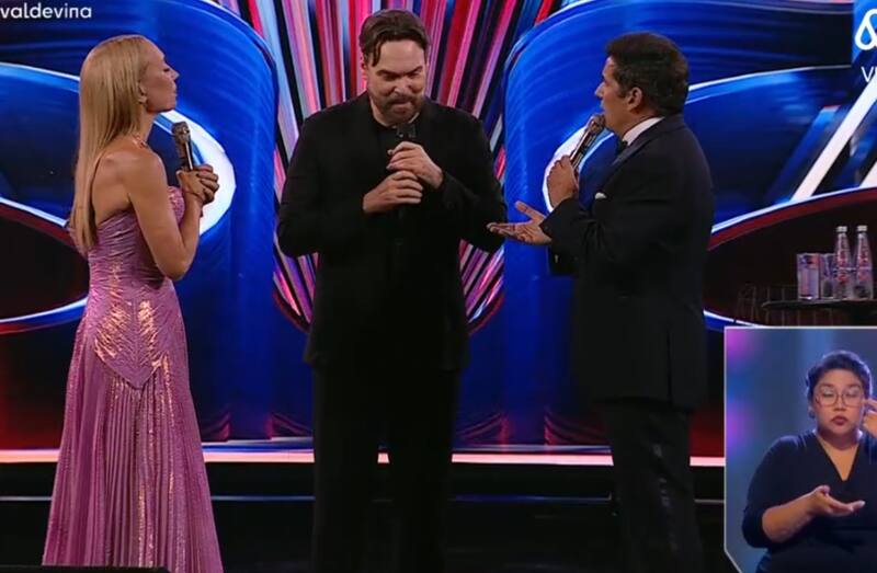 El momento en el que Rafael Araneda y Karen Doggenweiler convencieron al comediante de volver.
