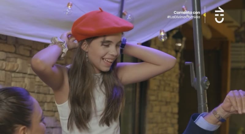 Joaquina, hija de Ángeles Araya, en su aparición en "La Divinia Comida"