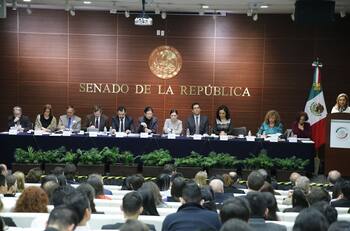 Diputados de Morena pidieron ser prioridad en la lista de vacunación contra el Covid-19