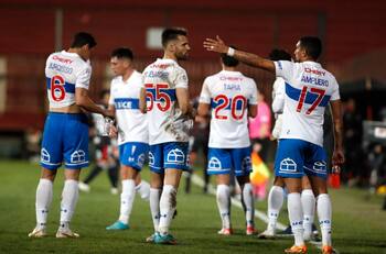 Universidad Católica deja partir a relegado canterano: negocian su finiquito