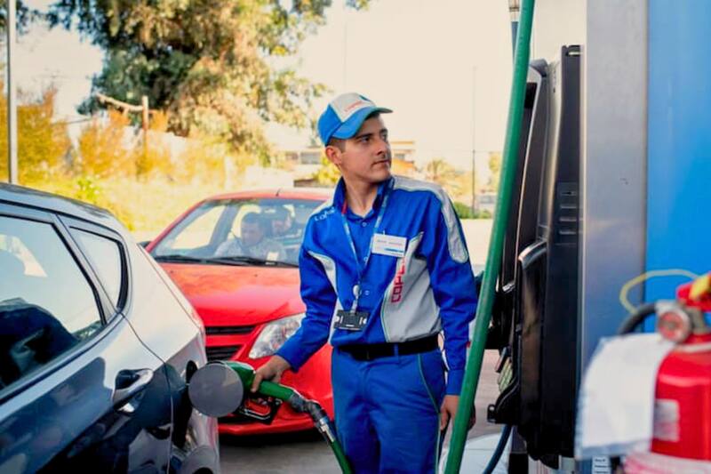 Las vacantes incluyen posiciones en áreas de operación y administración.