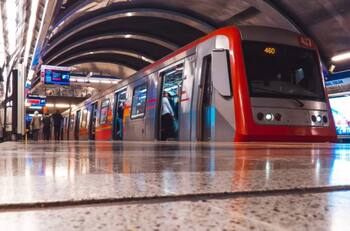Metro de Santiago anunció la reapertura de Baquedano y Cardenal Caro a seis meses del Estallido Social