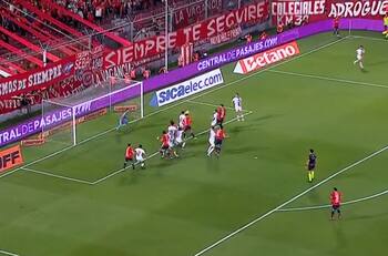 VIDEO | Felipe Loyola sigue enamorando a Independiente: ¡anotó su primer gol con un cabezazo impecable!