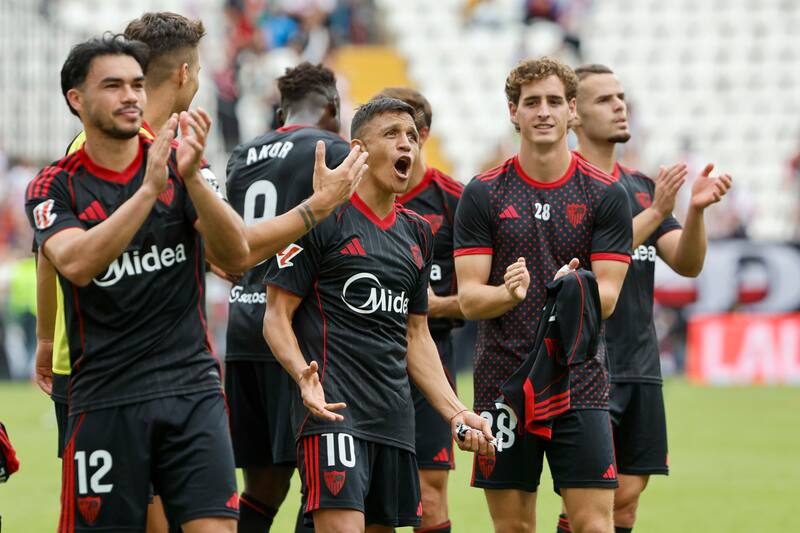 Una vez más aportó en un gol del Sevilla.