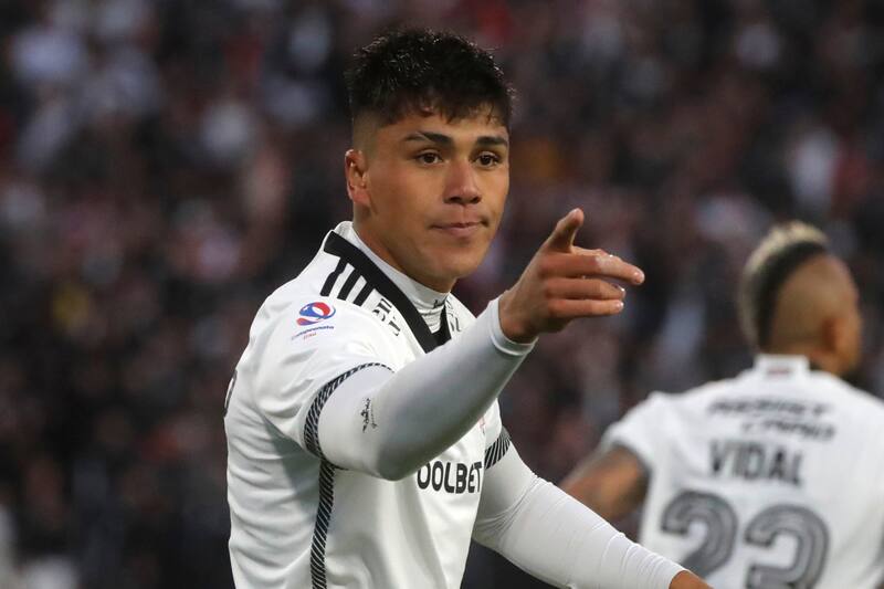 El delantero tendría acordado su retorno a Colo Colo. Foto: Agencia ATON.