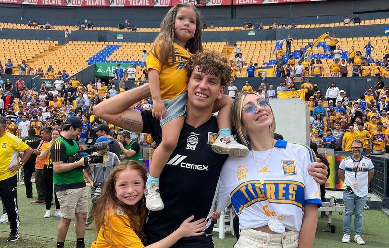 con palabras en sus historias de Instagram.