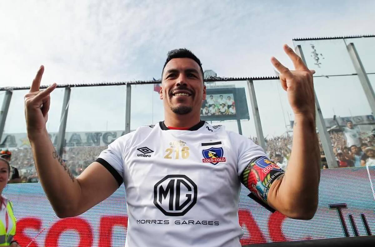 Esteban Paredes es el jugador que más veces ha sido goleador de Primera División