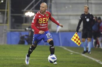 No solo Santiago Wanderers: los otros dos equipos de Primera B que también buscan a Mario Larenas