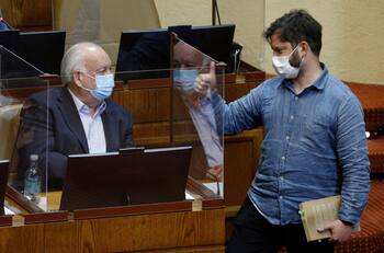 Teillier y rol del PC en eventual gobierno de Boric: “No vamos a dejar la escoba en el país”